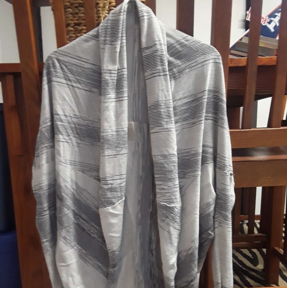 Callia by Carrie Underwood yoga wrap